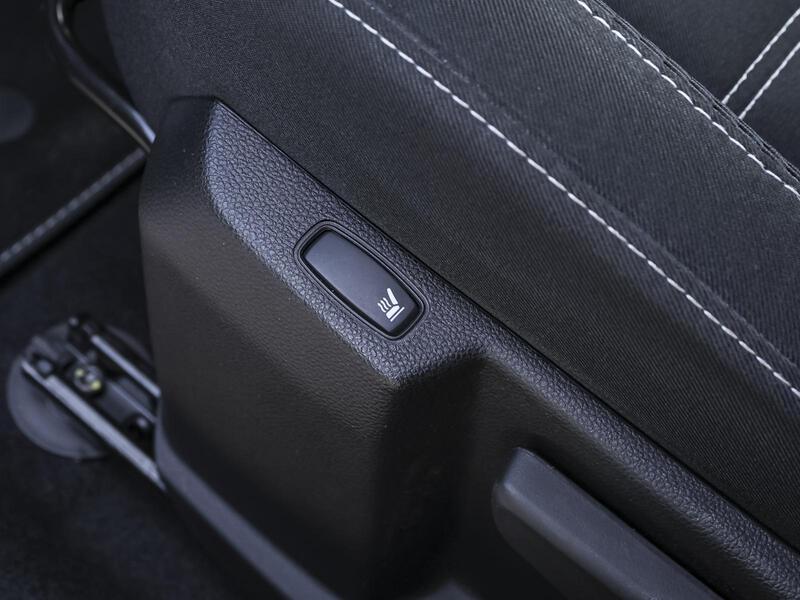 Fahrzeugabbildung Duster NAVI SHZ PDC KLIMA BT Bild 10 von 15