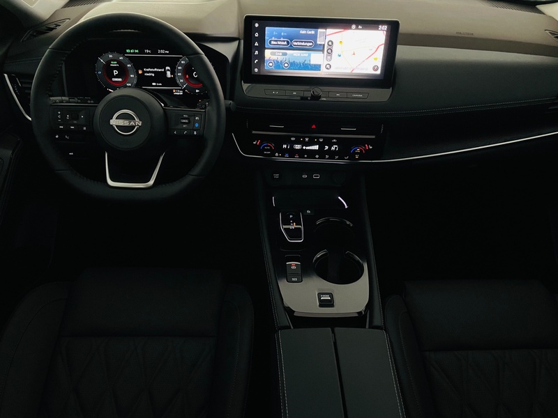 Fahrzeugabbildung X-Trail Automatik Bild 8 von 15