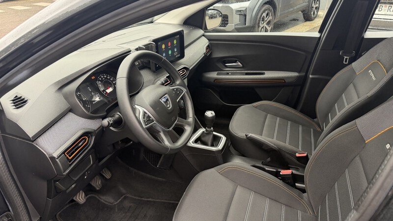 Fahrzeugabbildung Sandero Stepway Comfort TCe 90 Bild 8 von 13