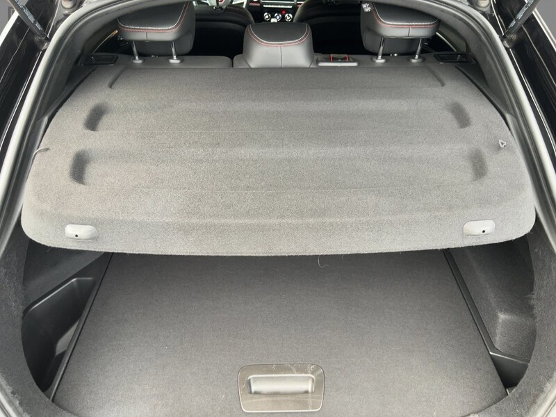 Fahrzeugabbildung Arkana Glasschiebedach + Bose Bild 21 von 23