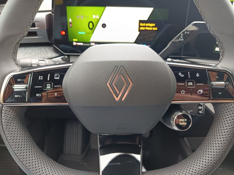 Fahrzeugabbildung Clio Techno Full Hybrid E-Tech 160 Bild 10 von 13