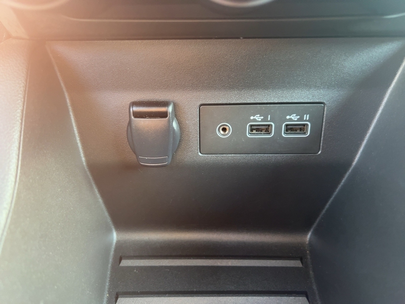 Fahrzeugabbildung Clio Apple CarPlay SHZ PDC KLIMA Bild 17 von 25