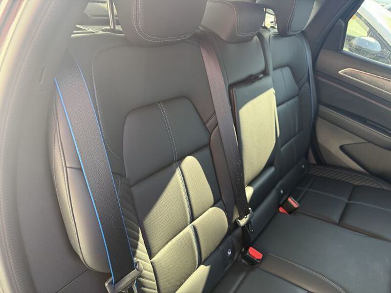 Fahrzeugabbildung Arkana PH2 ESPRIT ALPINE Mild Bild 10 von 14