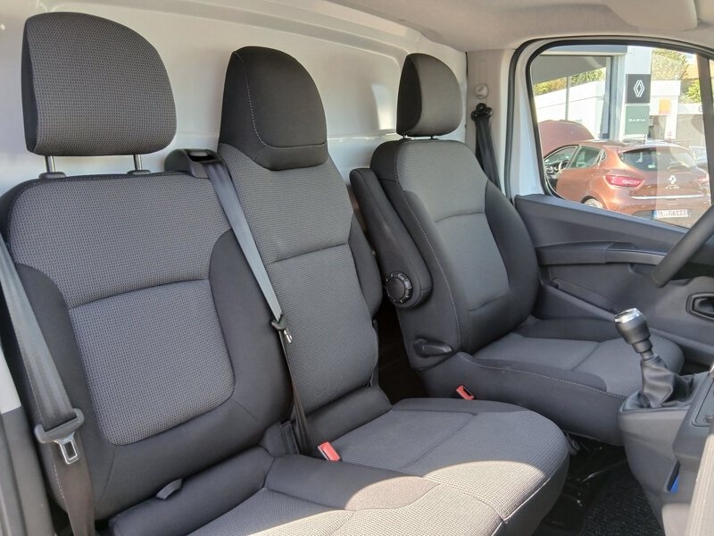 Fahrzeugabbildung Trafic 2.0 BLUE dCi 130 L1H1 2,8t Komfort Bild 11 von 46