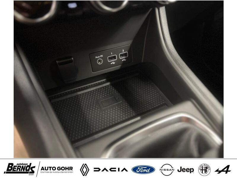 Fahrzeugabbildung Captur TCe Mild Hybrid 140 GPF Bild 19 von 28