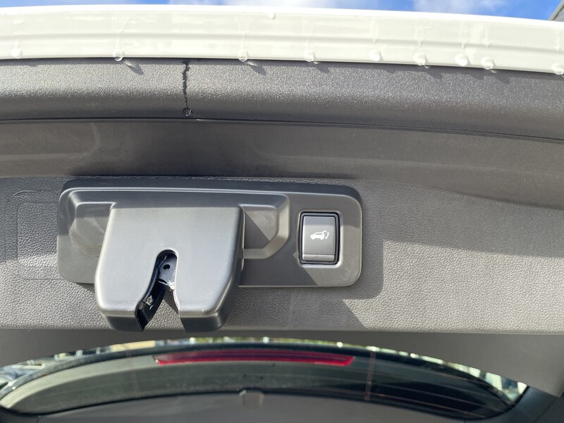 Fahrzeugabbildung Austral Esprit Alpine Full Hybrid E-Tech 200 Bild 33 von 42