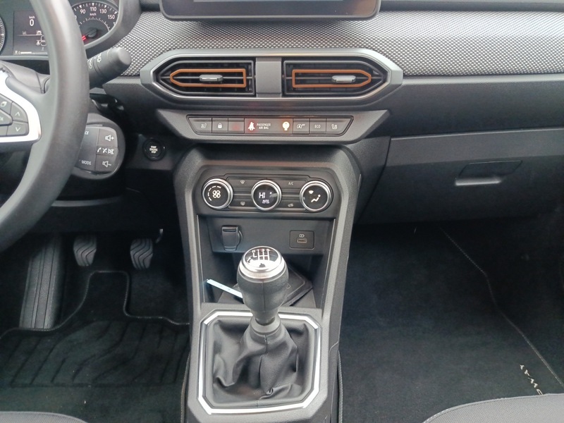 Fahrzeugabbildung Sandero Stepway Comfort TCe 100 ECO-G Bild 10 von 17