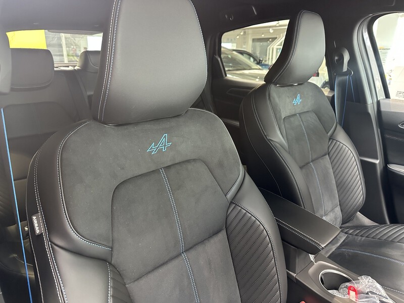 Fahrzeugabbildung Arkana Esprit Alpine Full Hybrid 145 PS Bild 12 von 50