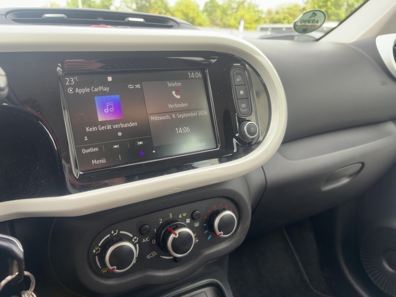 Fahrzeugabbildung Twingo Intens SCe 75 S Bild 18 von 20