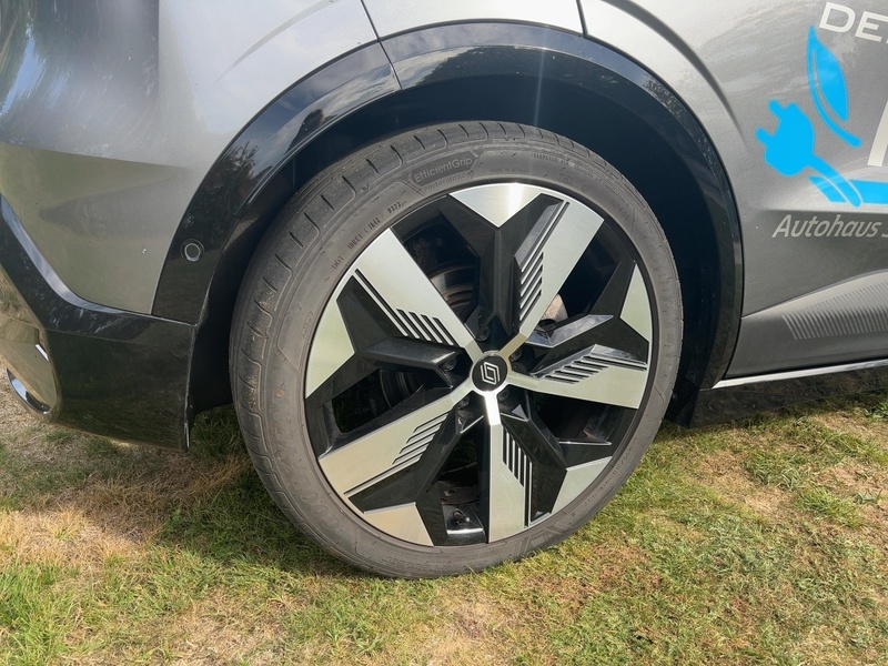 Fahrzeugabbildung Megane E-TECH MEGANE E-TECH Bild 11 von 12