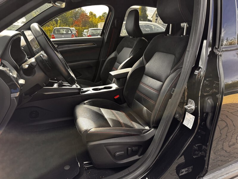 Fahrzeugabbildung Arkana NAVI+ACC+LEDER+SITZH Bild 13 von 23