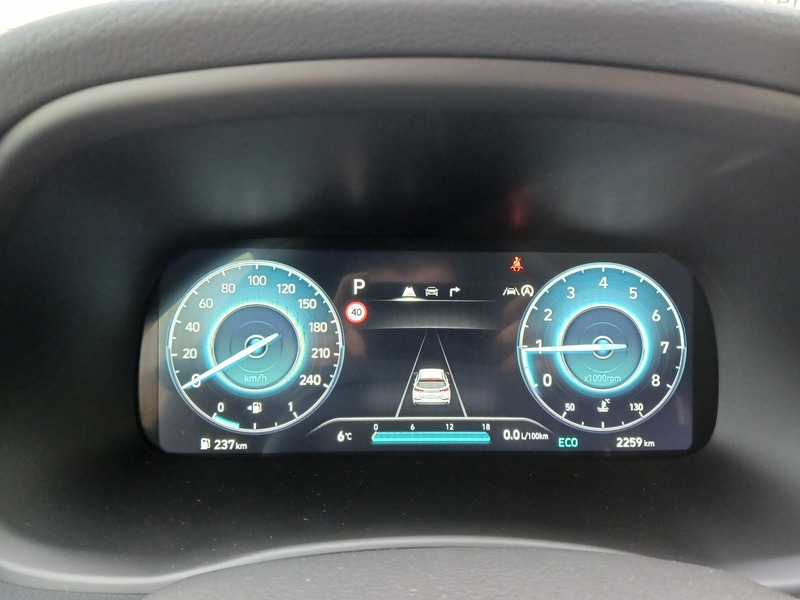 Fahrzeugabbildung i30 Advantage 48V-Mild-Hybrid 2WD DCT Bild 16 von 30