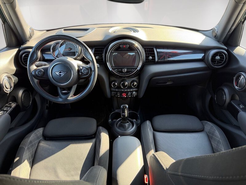 Mini F 55