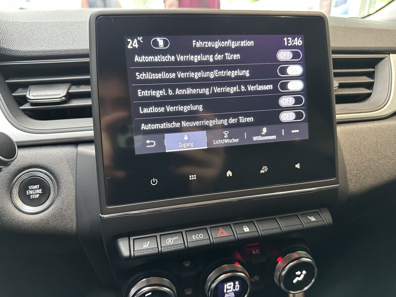 Fahrzeugabbildung Captur EXPERIENCE TCe 90 Bild 43 von 50