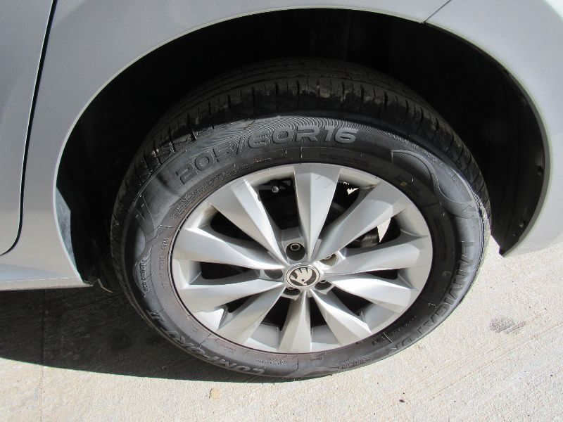 SKODA Kamiq 2022 — imagine 32