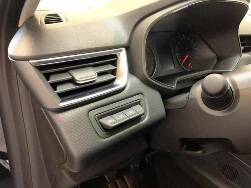 Fahrzeugabbildung Clio Business Edition Bild 14 von 15