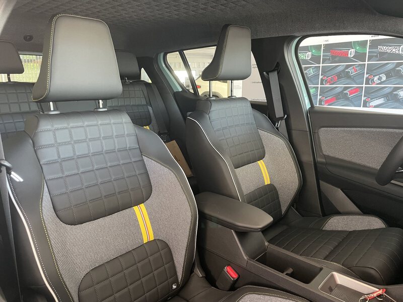 Fahrzeugabbildung R 4 Comfort Range Bild 14 von 50