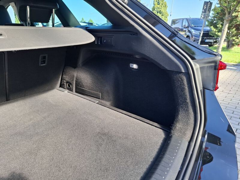 Fahrzeugabbildung Leon Sportstourer FR 1.5 eTSI ACT 110 KW 7G-DSG Bild 14 von 18
