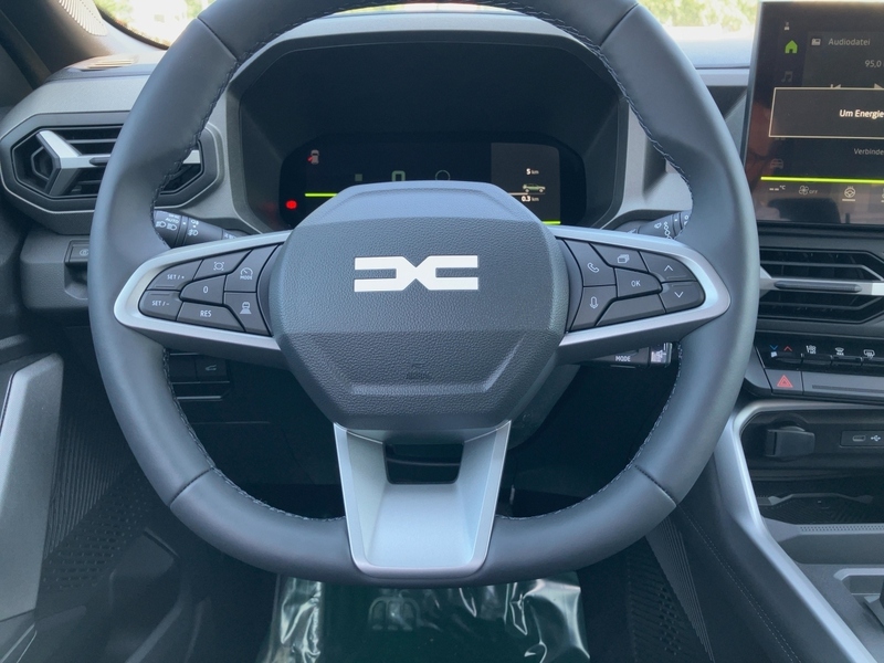 Fahrzeugabbildung Bigster Journey HYBRID 155 Bild 11 von 16