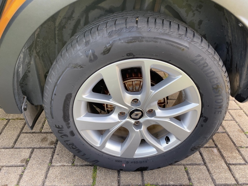 Fahrzeugabbildung Captur ABS Fahrerairbag ESP SERVO Bild 12 von 20