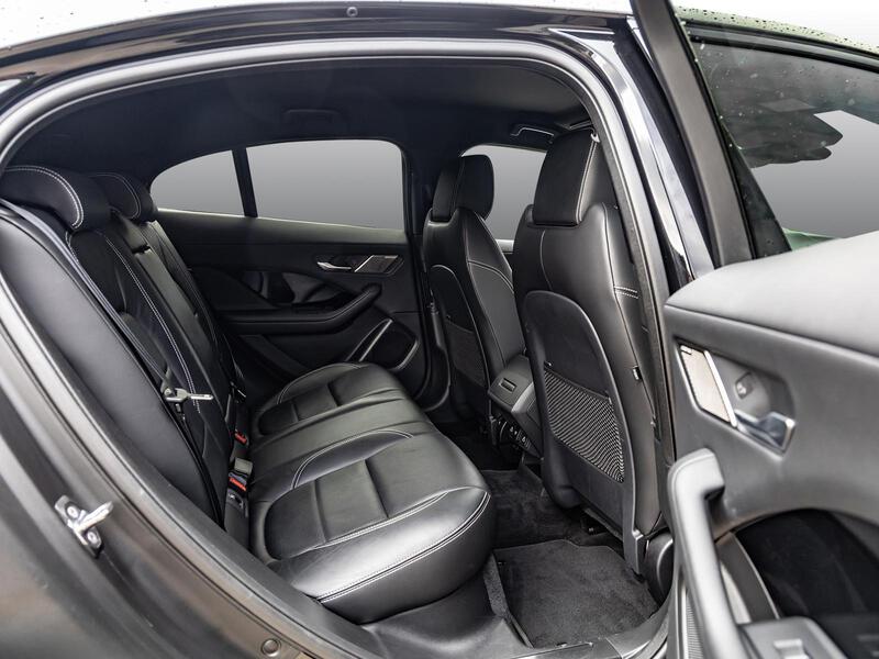 Fahrzeugabbildung I-Pace BLACK PACK STANDHEIZUNG SHZ PDC Bild 8 von 20
