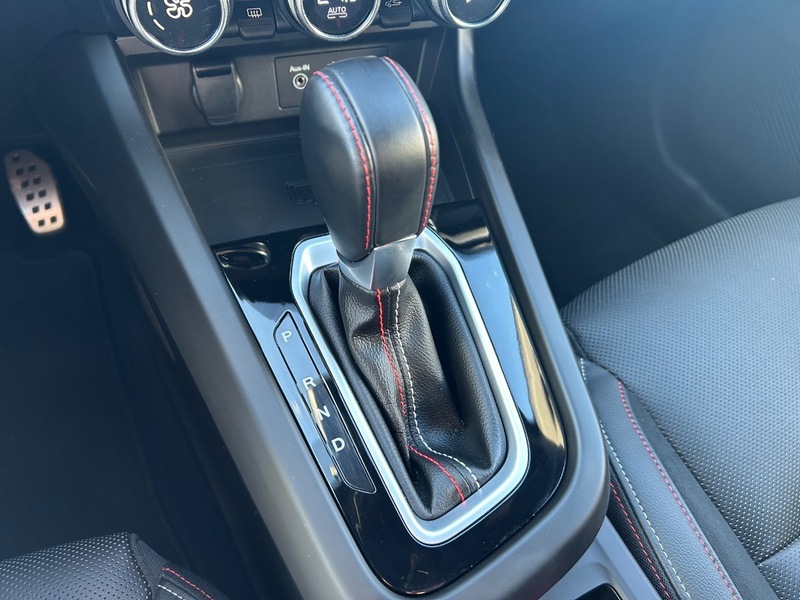Fahrzeugabbildung Arkana TCe 160 Mild-Hybrid R.S. Line Fast Track Bild 36 von 50