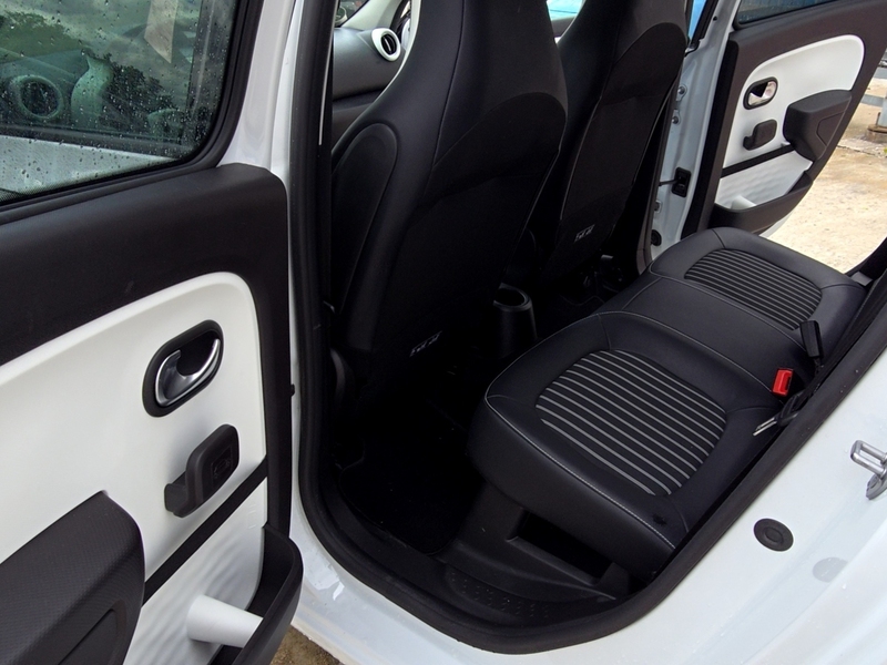 Fahrzeugabbildung Twingo Elektro Carplay Isofix PDC/Kamera LM Bild 9 von 11