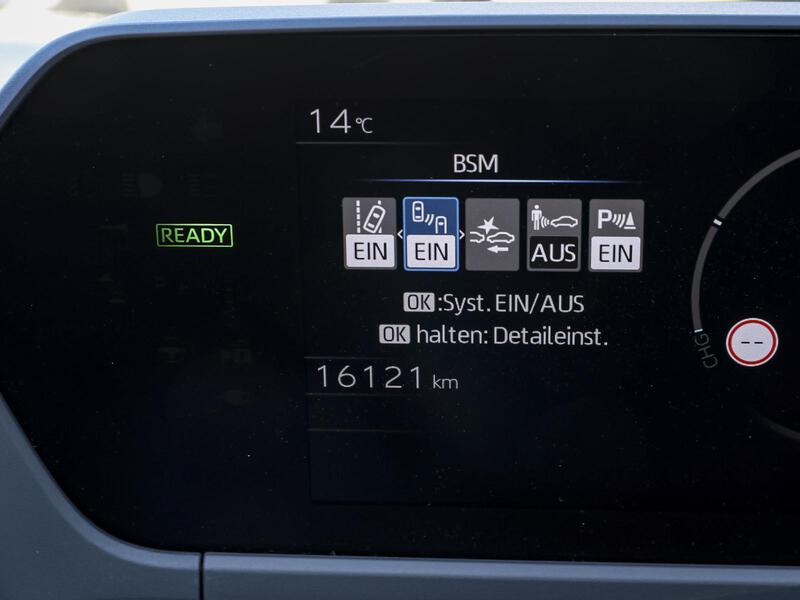 Fahrzeugabbildung bZ4X NAVI SHZ PDC LRH RFK KLIMA BT Bild 15 von 15