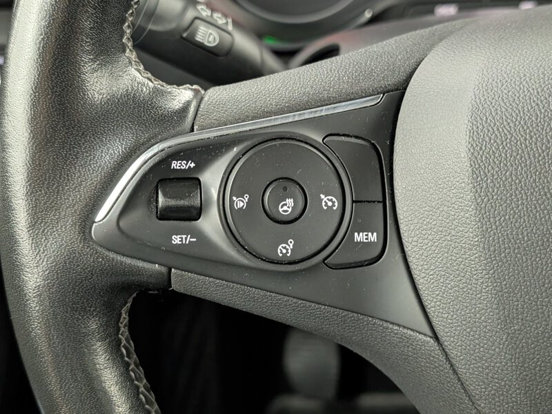 Fahrzeugabbildung Crossland X 1.2 Turbo Ele Bild 26 von 33
