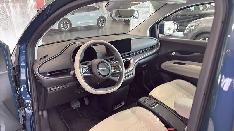 Fiat 500e Berline MY22 Serie 1 Step 1