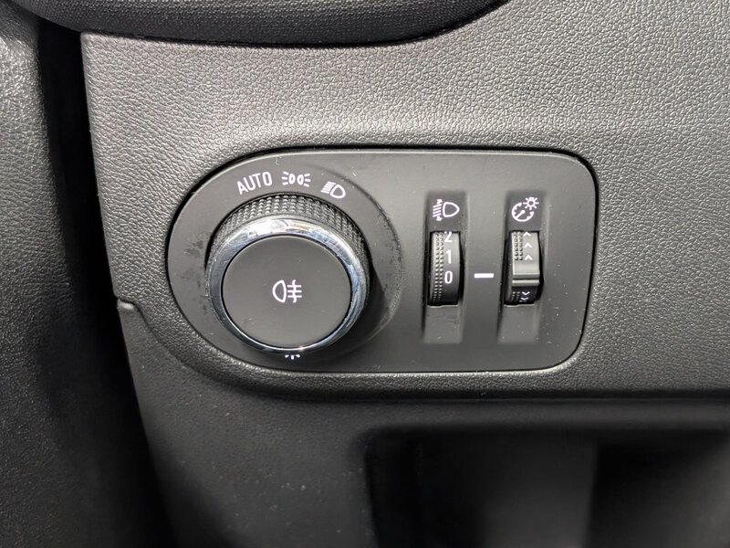 Fahrzeugabbildung Crossland X 1.2 Turbo Ele Bild 30 von 33