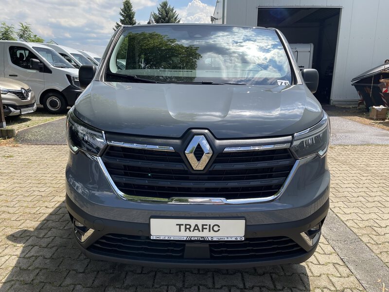 Fahrzeugabbildung Trafic L1H1 DOKA Komfort 3,0t dCi 150PS EDC Bild 4 von 46