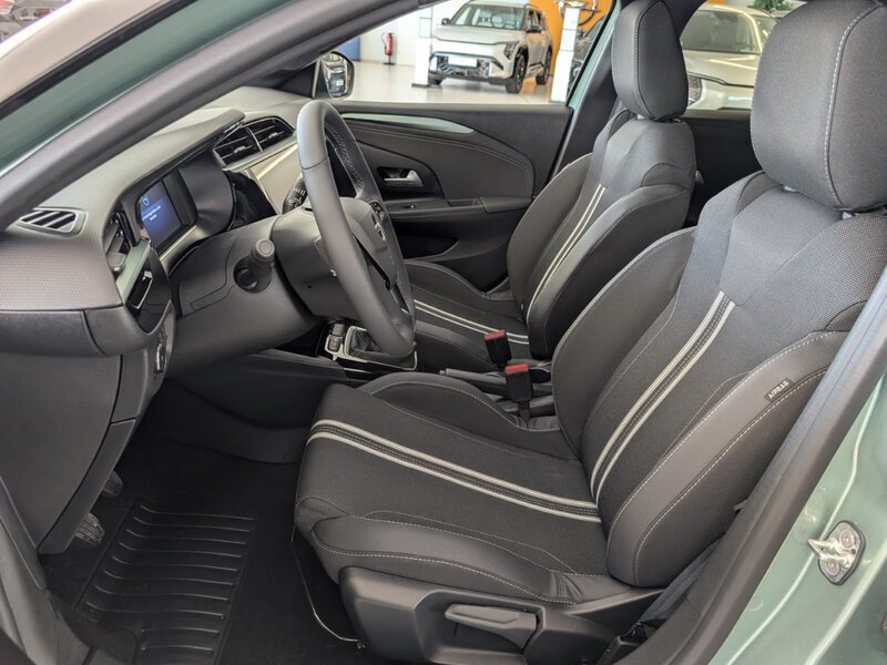 Fahrzeugabbildung Corsa YES 1.2 CarPlay Bild 8 von 31