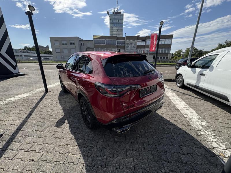 Fahrzeugabbildung ZR-V e:HEV Sport Black-Emblem-Kit Bild 6 von 18