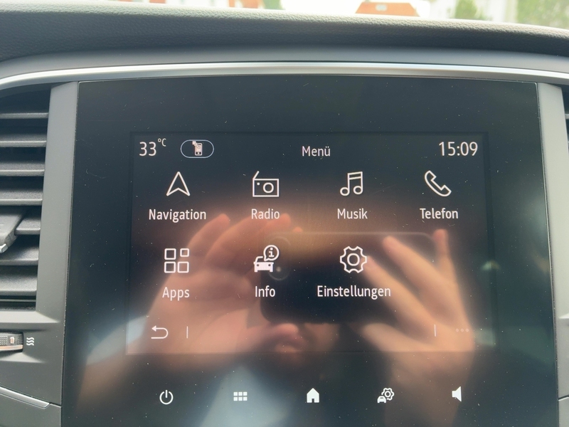 Fahrzeugabbildung Megane ++Navi++ Bild 42 von 50