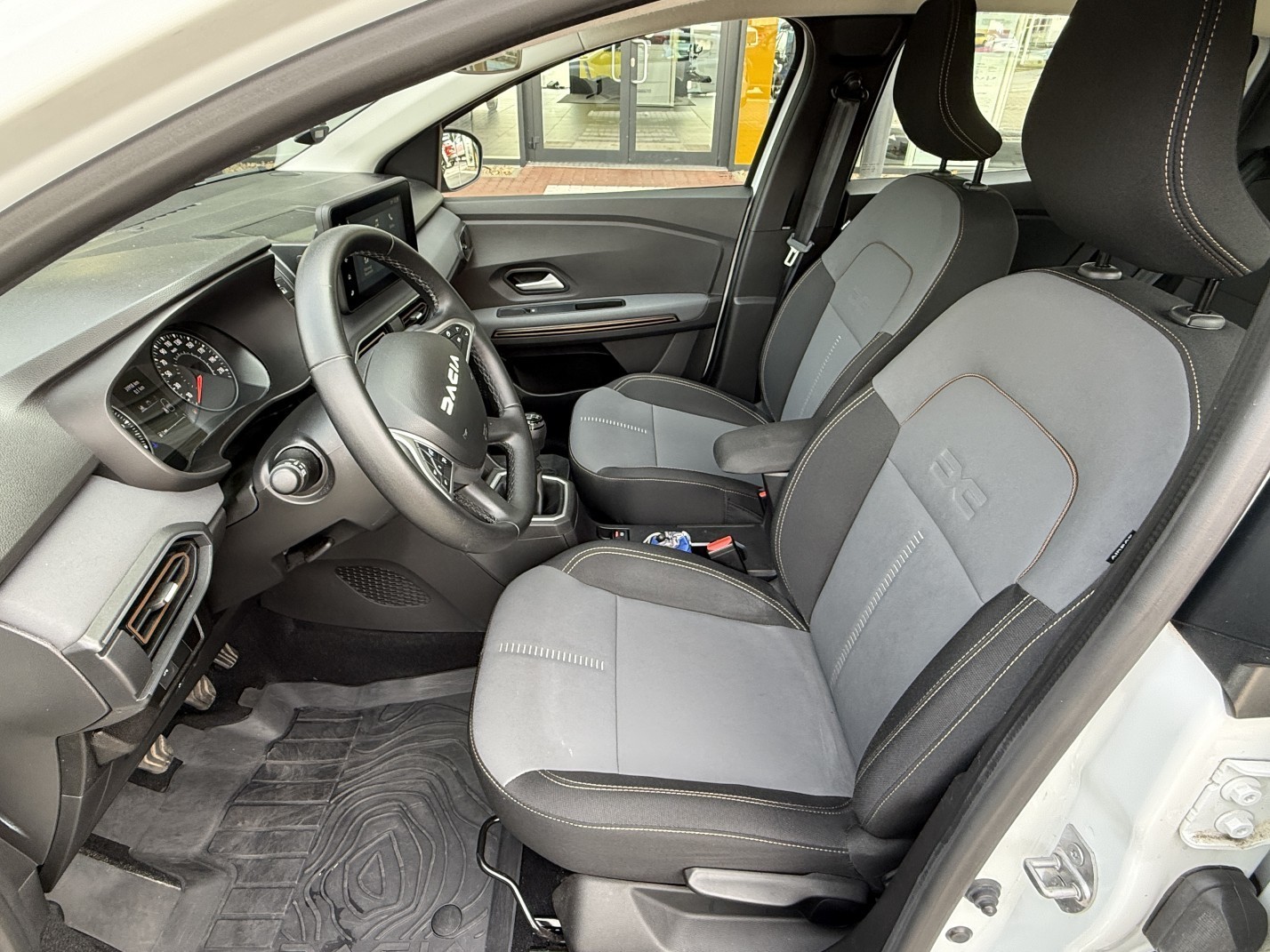Dacia Sandero – Bild 8