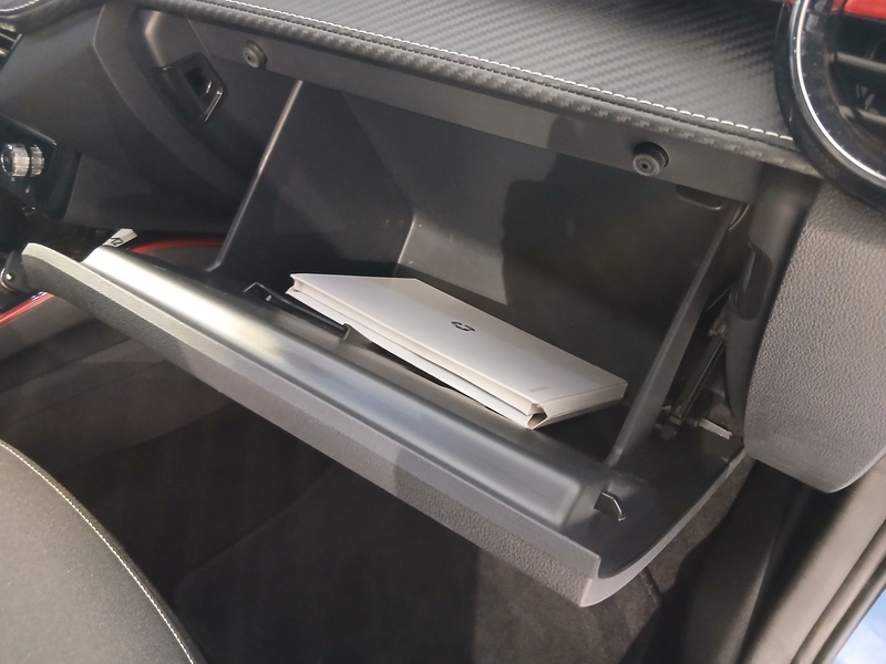 Fahrzeugabbildung Fabia 1.0 TSI Monte Carlo OPF Bild 41 von 47