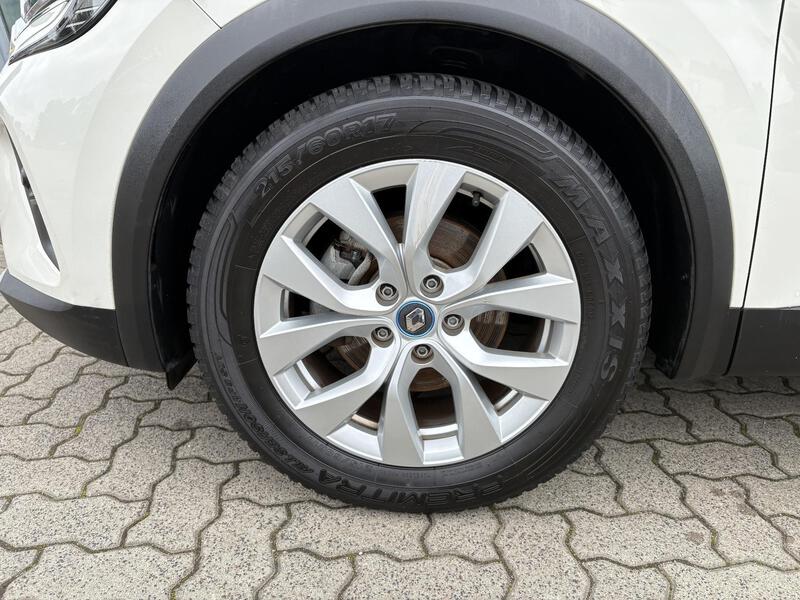 Fahrzeugabbildung Captur INTENS E-TECH PLUG-IN 160 Bild 10 von 12