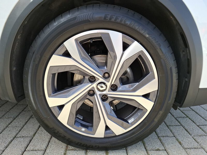 Fahrzeugabbildung Captur R.S. LINE TCe 140 EDC Bild 41 von 45