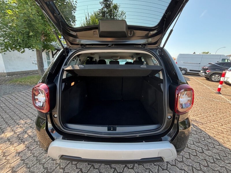 Fahrzeugabbildung Duster Prestige Bild 4 von 6