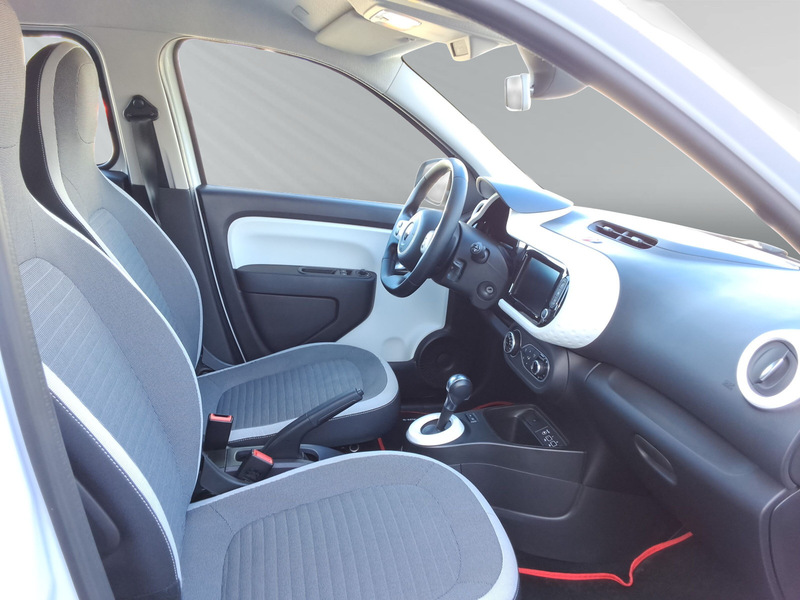 Fahrzeugabbildung Twingo E-TECH Equilibre Bild 10 von 12