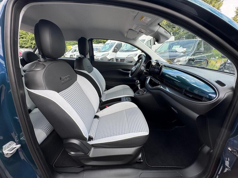 Fahrzeugabbildung 500 KLIMA*CARPLAY*PDC*LED Bild 11 von 20