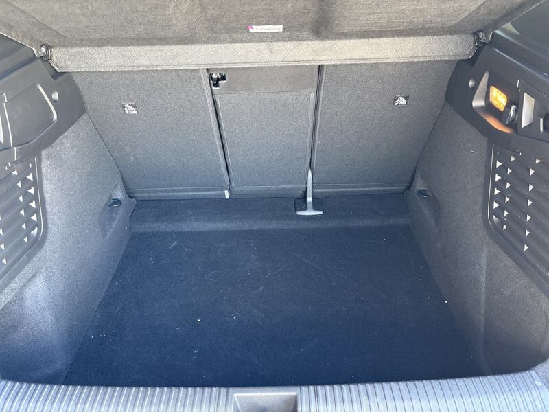 Fahrzeugabbildung Scenic E-TECH 100% ele Evolution 170 Comfort Range h Bild 7 von 14