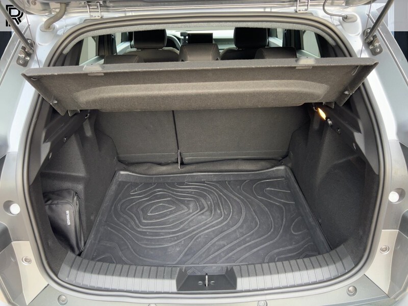 Fahrzeugabbildung Duster 1.6 E-TECH 140 Extreme  Bild 17 von 30