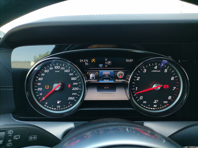 Mercedes-Benz E 200