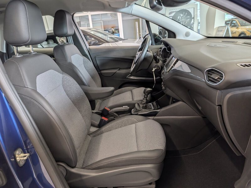 Fahrzeugabbildung Crossland 1.2 Elegance CarPlay Tempomat Bild 12 von 34