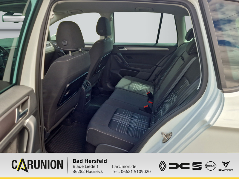 Fahrzeugabbildung Golf VII Sportsvan 1.2 TSI BMT Lounge 7-Gang DSG Bild 8 von 10