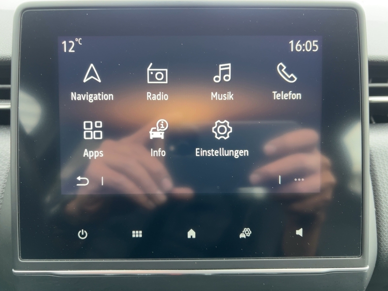 Fahrzeugabbildung Clio 360° KAMERA Bild 13 von 22