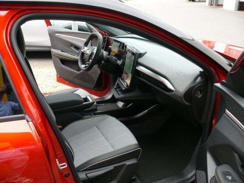 Fahrzeugabbildung Scenic E-TECH SCENIC E-TECH Techno 220 Long Range Bild 17 von 20