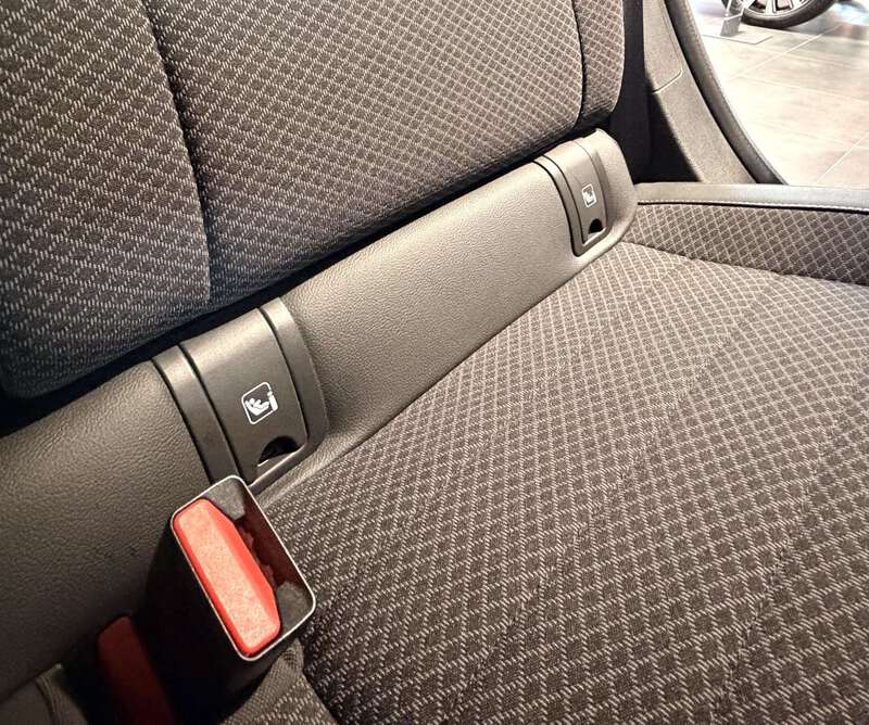 Fahrzeugabbildung Arkana INTENS TCe 140 EDC  Bild 8 von 50